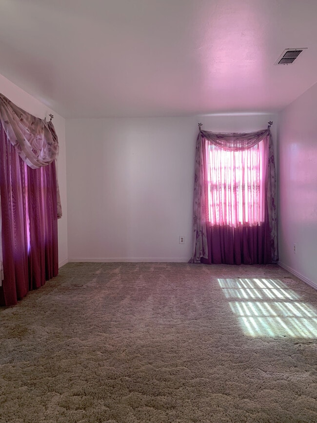 Building Photo - Single Family Home