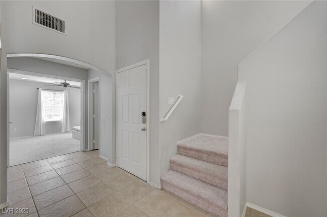 Foto del edificio - 2586 Begonia Valley Ave