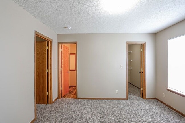 Building Photo - South Park Apartments