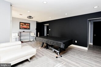 Building Photo - 10208 Prince Pl