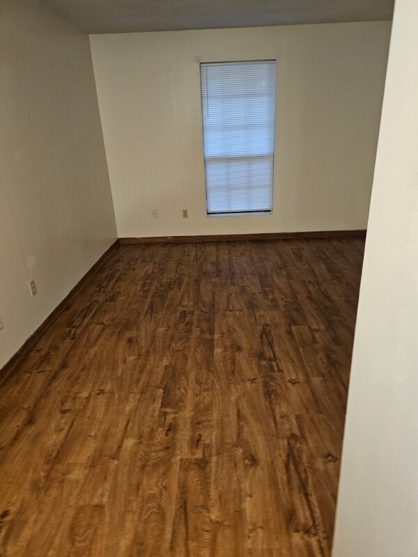 Building Photo - 653 Childers St