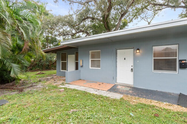 Building Photo - 1050 SW 28th St