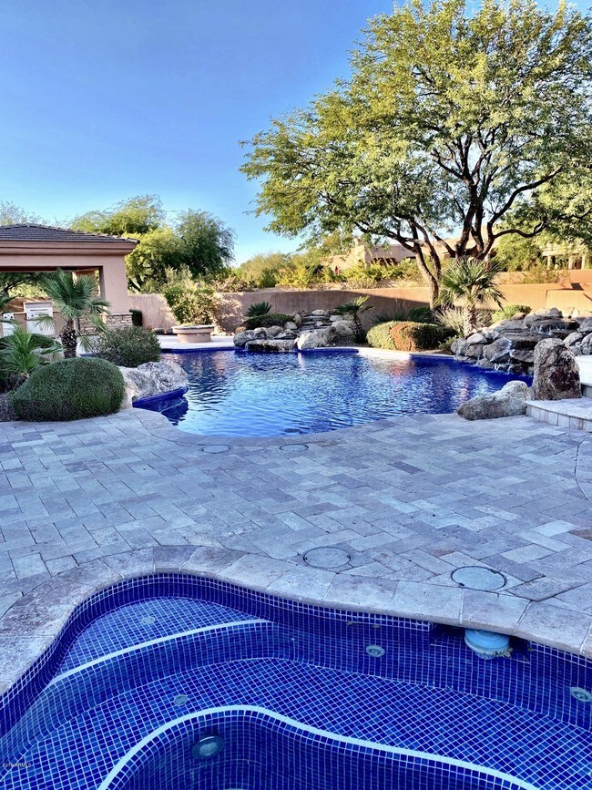 Building Photo - 8846 E Rimrock Dr