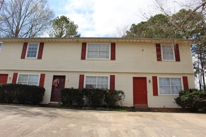 Primary Photo - 675 Gale Dr NE