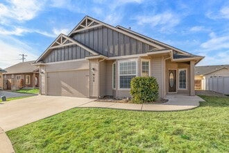 Building Photo - 911 N Scottish St