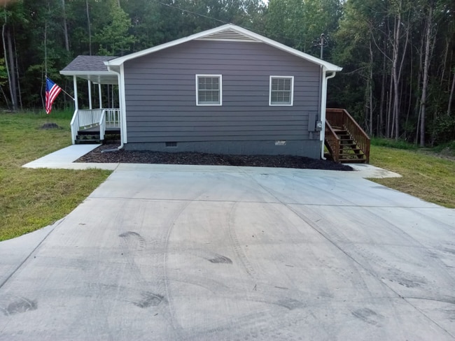 Foto del edificio - 858 Mann Rd