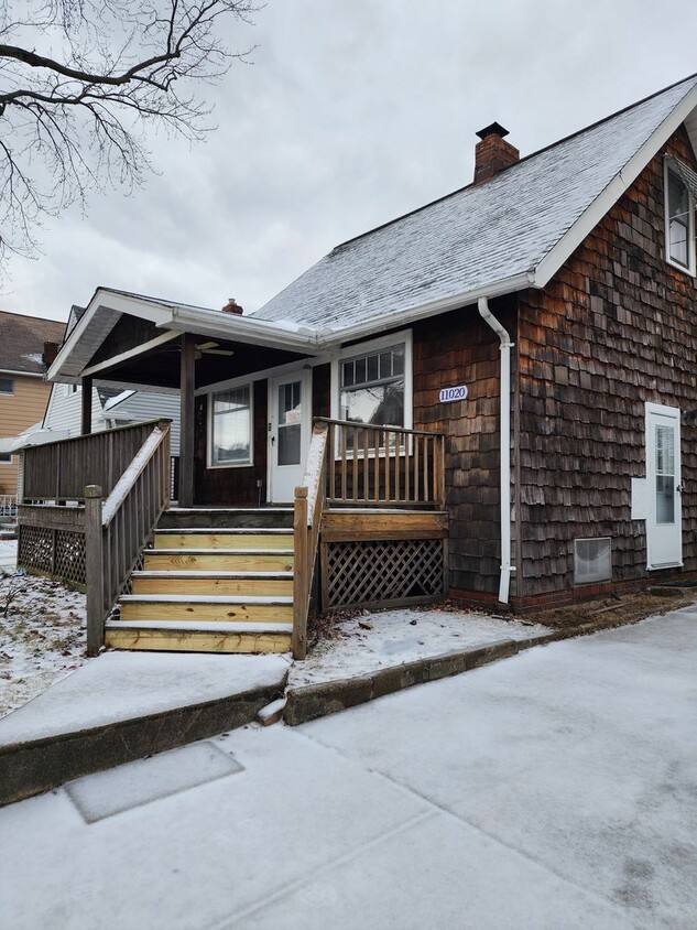 Primary Photo - Beautiful 3 BR Single Family Home Garfield...