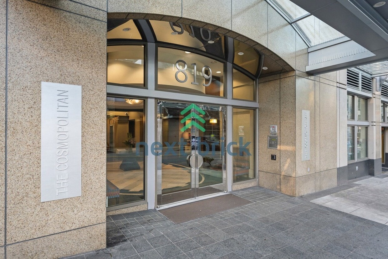 Photo - "Chic Urban Studio at 819 Virginia St - Your Seattle Sanctuary!"