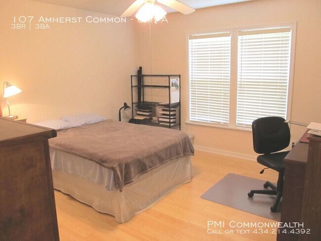 Building Photo - 3 Bed / 2.5 Bath Duplex (Available 6/5)