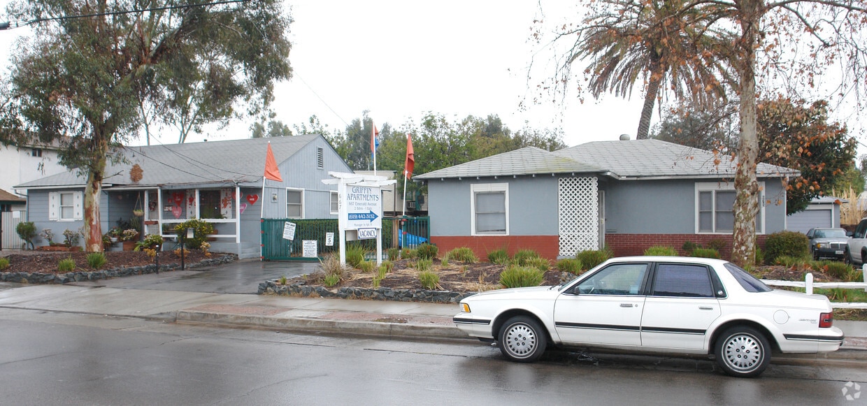 Building Photo - Oasis Del Sol fka Griffin Apartments