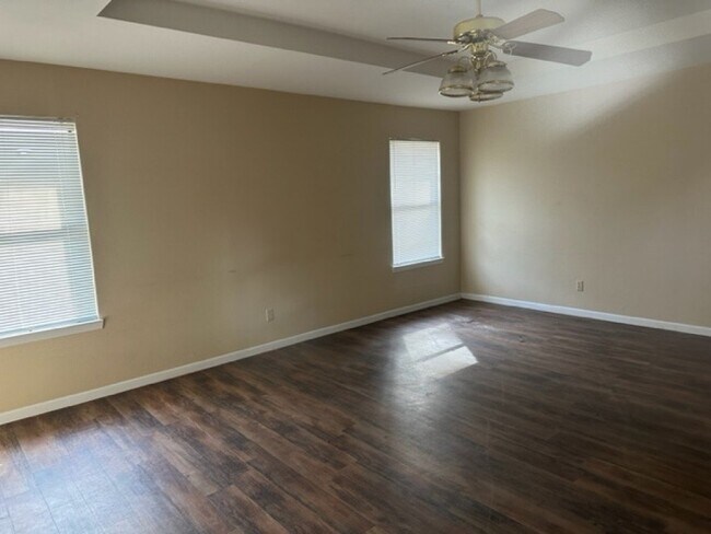 Foto del edificio - 2500 Westminster Dr