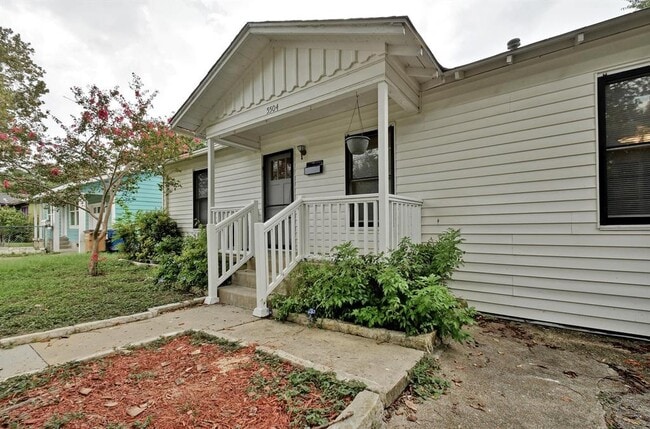 Building Photo - 5504 Joe Sayers Ave