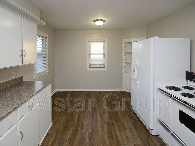 Building Photo - 2130 S 48th St