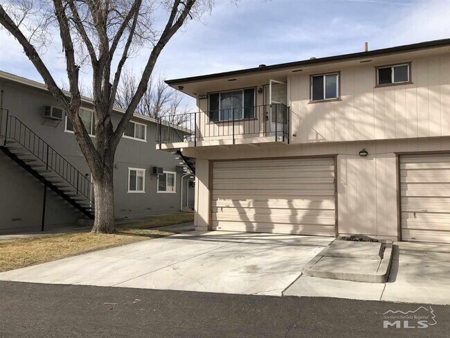 Foto del edificio - 682 Pine Meadows Dr