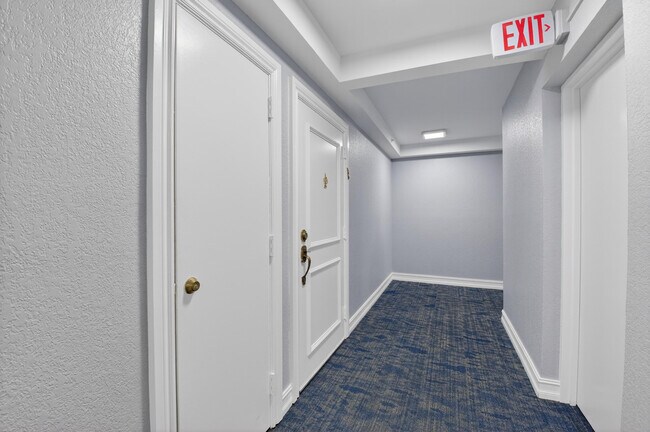 Building Photo - 7754 Lakeside Blvd