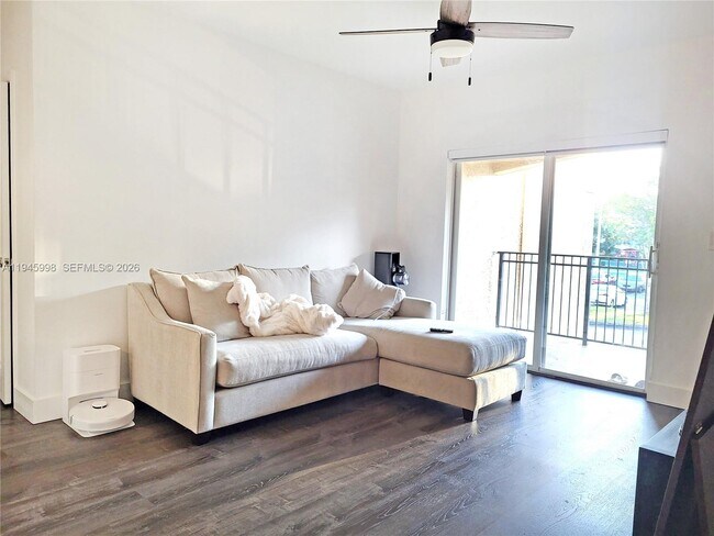 Building Photo - 101 SW 117th Ave