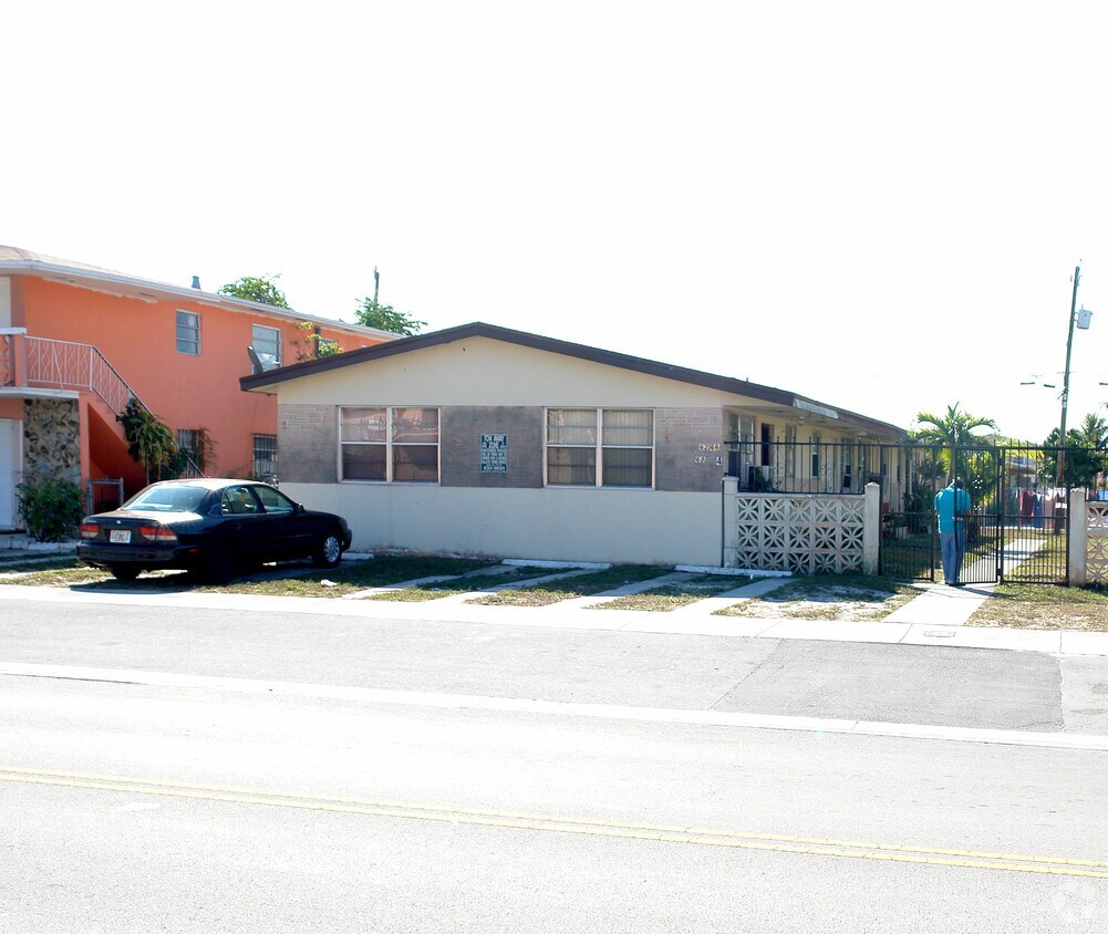 Primary Photo - 62-74 W 26th St