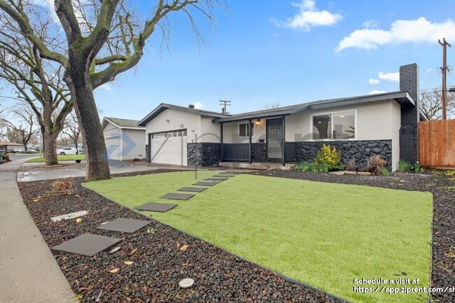 Building Photo - 1821 Debonaire Dr