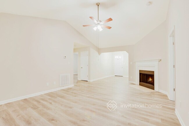 Building Photo - 2960 Garnet Way