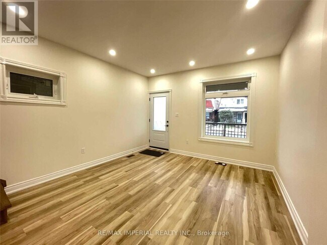 Photo du bâtiment - 174 Symington Ave