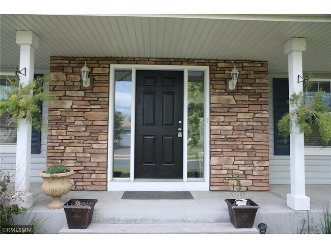 Building Photo - 16513 Dodd Ln