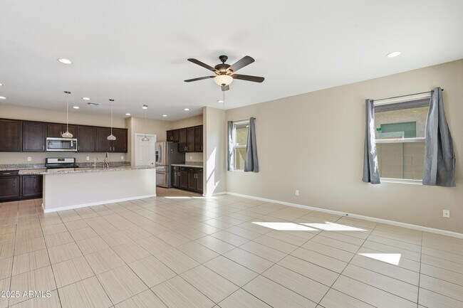 Foto del edificio - 26130 N 121st Ave