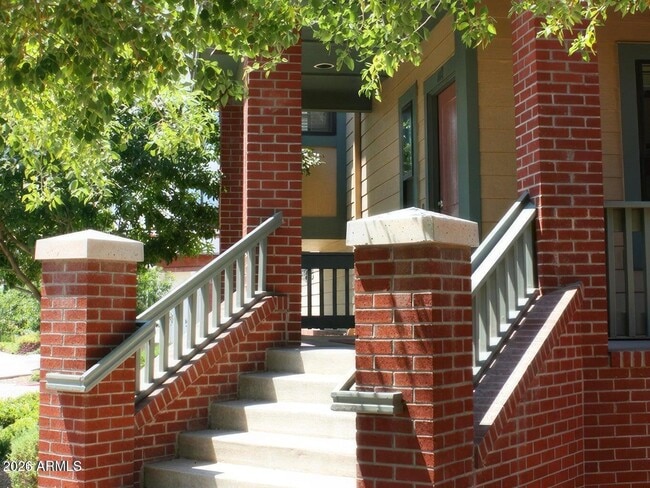 Building Photo - 772 S Beck Ave