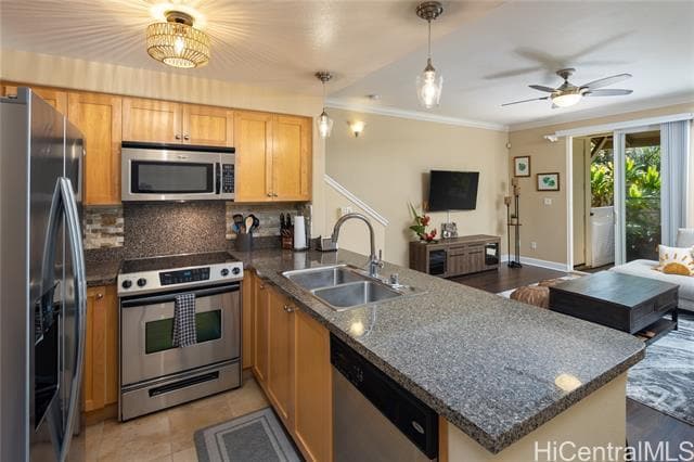 Building Photo - 95-1520-1522 Aliinui Dr