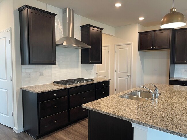 Foto del edificio - 721 Dropseed Ln