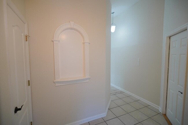 Building Photo - 9329 Tuscany Dr