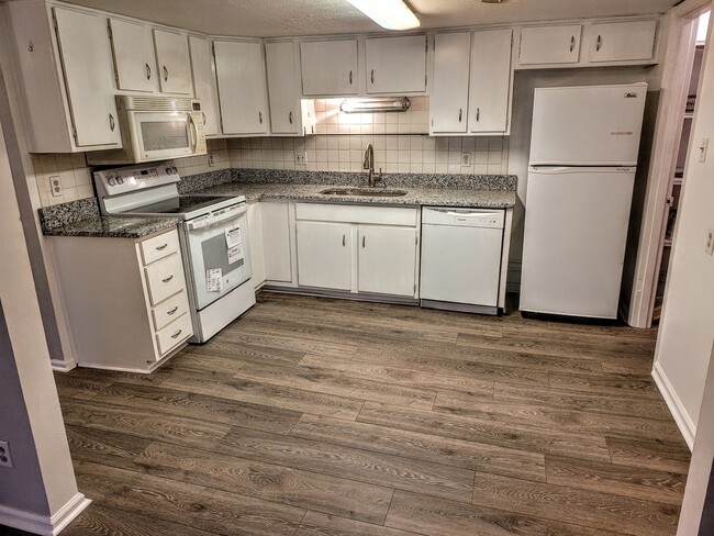 Foto del edificio - 1625 Woodrow Dr