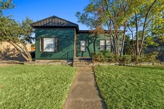 Building Photo - 1308 E 12th St