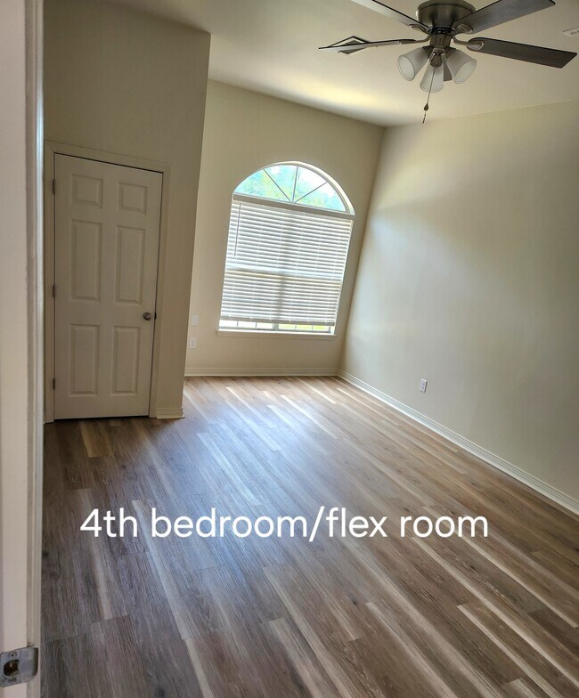 4th bedroom-flex space - 113 Willowbrook Cir