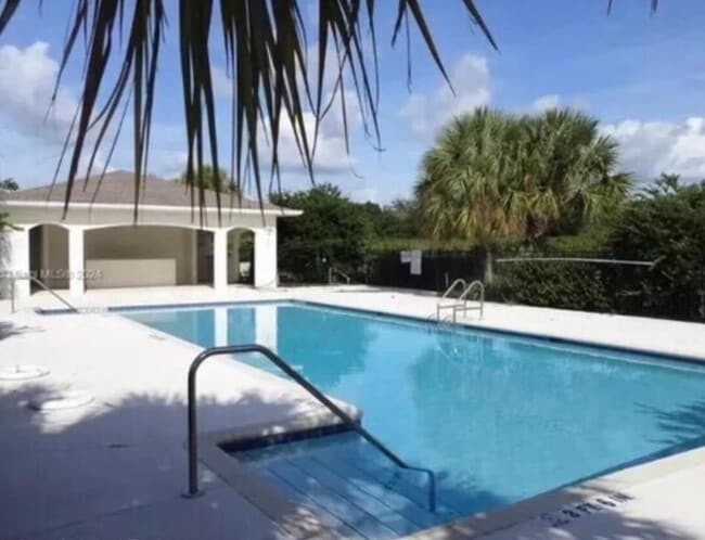 Foto del edificio - 1520 Las Villas Blvd