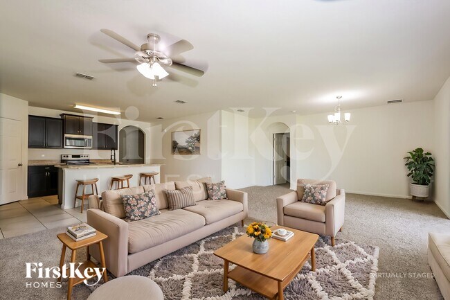 Building Photo - 2472 SE Floresta Dr