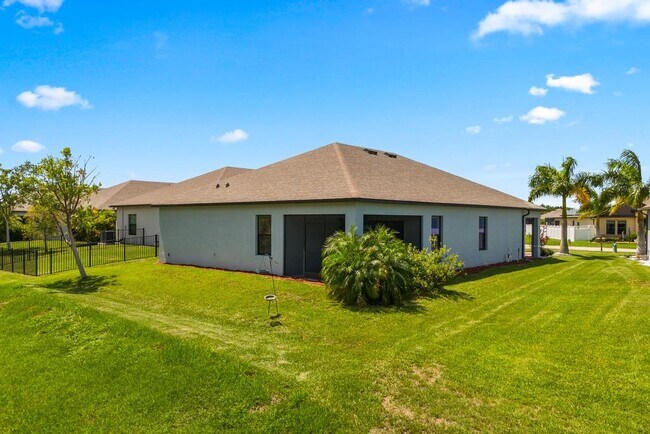 Building Photo - 15257 Mille Fiore Blvd