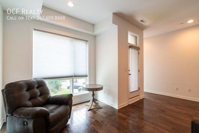 Foto del edificio - Three Bed Brewerytown Townhome