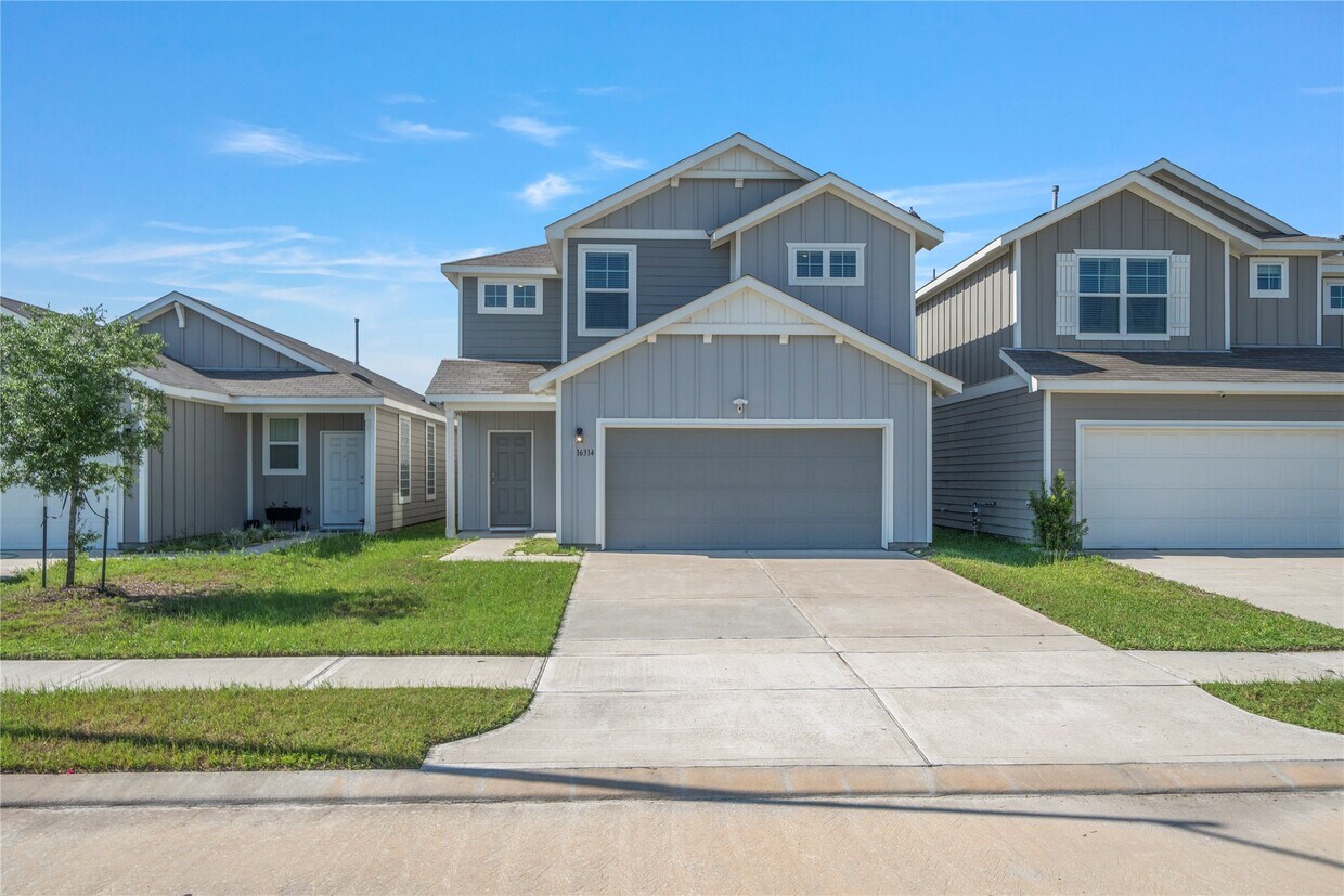 Foto principal - 16314 Dutton Clover Dr