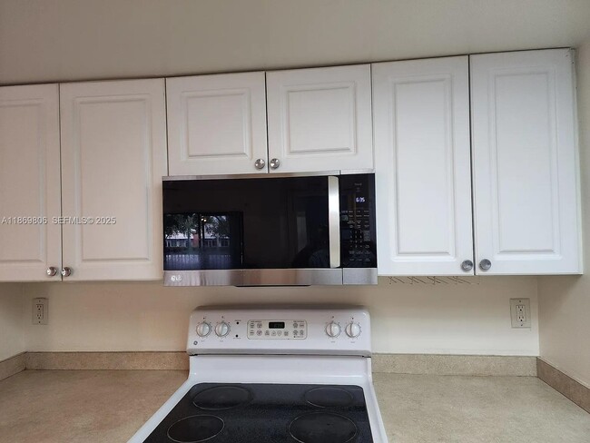 Building Photo - 9022 W Atlantic Blvd