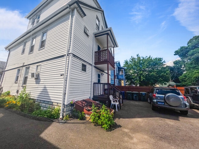 Building Photo - 532 Carroll Ave