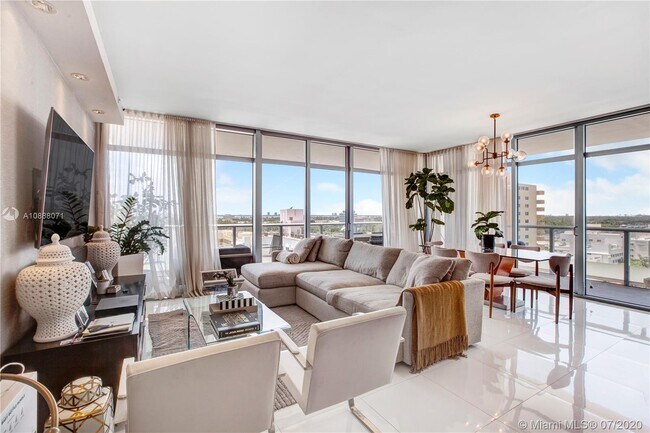 Building Photo - 3737 Collins Ave
