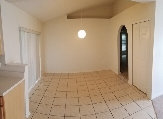 Building Photo - 2647 SW 20 CIRCLE