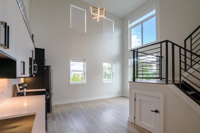 Building Photo - 2623 W Oxford St