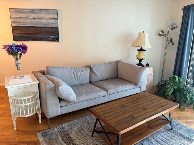 Foto del edificio - 3700 S Osprey Ave