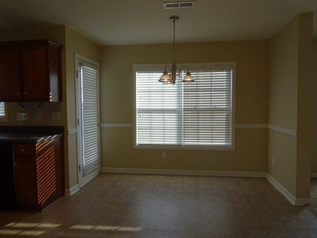 Building Photo - 113 Fox Den Ln