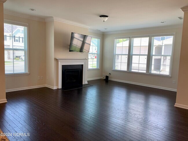 Building Photo - 1426 Southpoint Trl