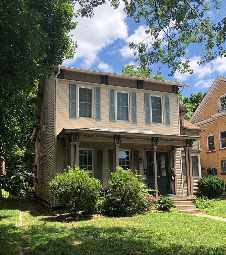 904 S 6th St, Terre Haute, IN 47807 Apartments in Terre Haute, IN