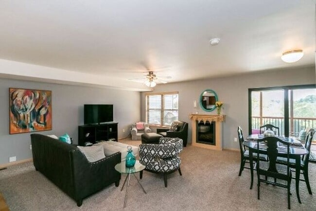 Foto del edificio - $2,100 | 3 Bedroom, 2.5 Bathroom Townhouse | No Pets | Available for an August 1st, 2026 Move In!