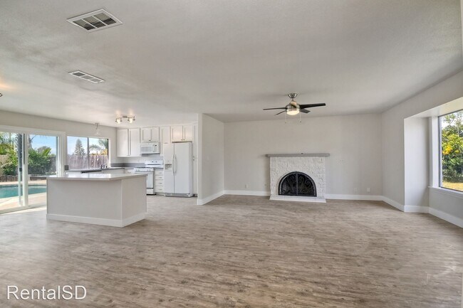 Building Photo - 4 br, 2 bath House - 270 Caliban Court