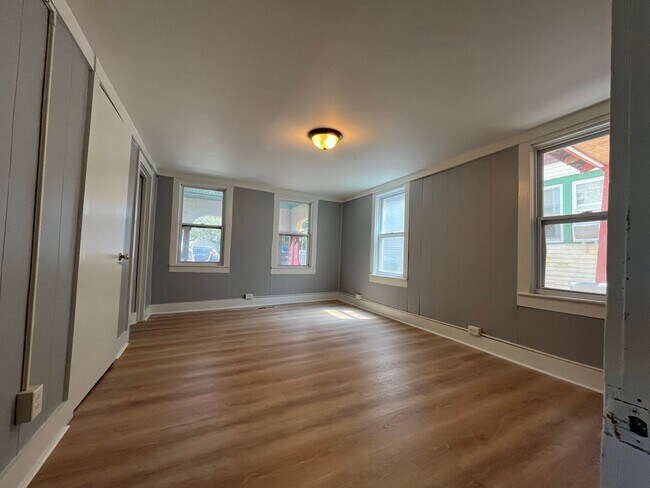 Foto del edificio - 510 N Albany St